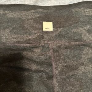 Vuori Dark Camouflage Leggings